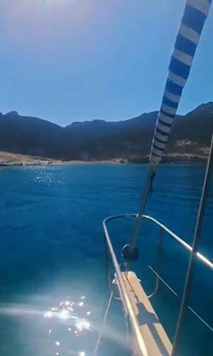 Discover Sifnos by boat cruise